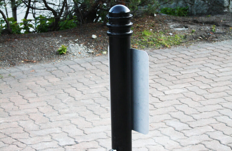 03-r-7901-bollards-removable-sidewalk