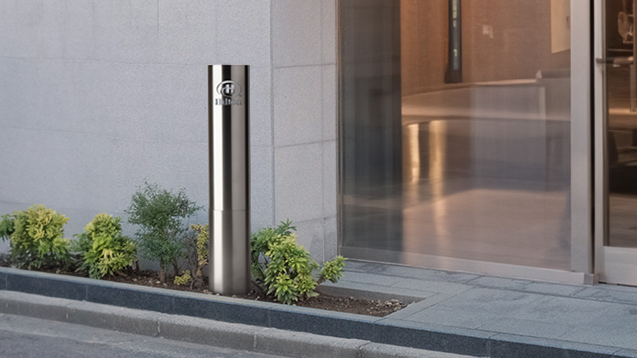 The R-6330 lit bollard customized with the Hilton logo to demonstrate branding.