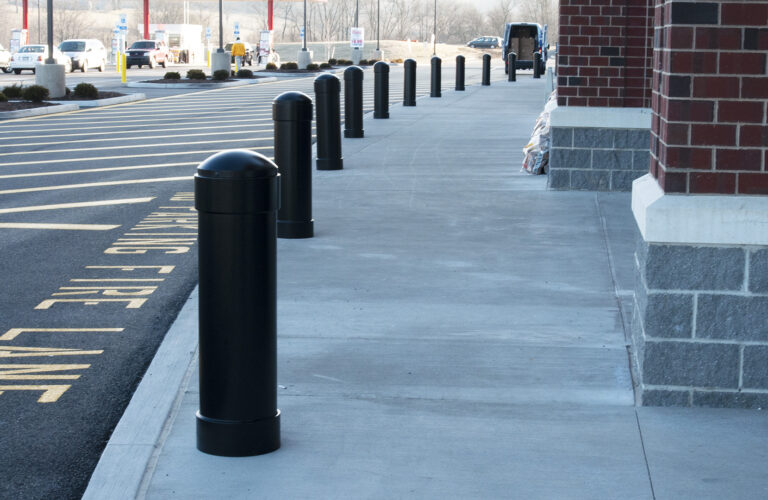 17-r-7744-bollards-security-storefront