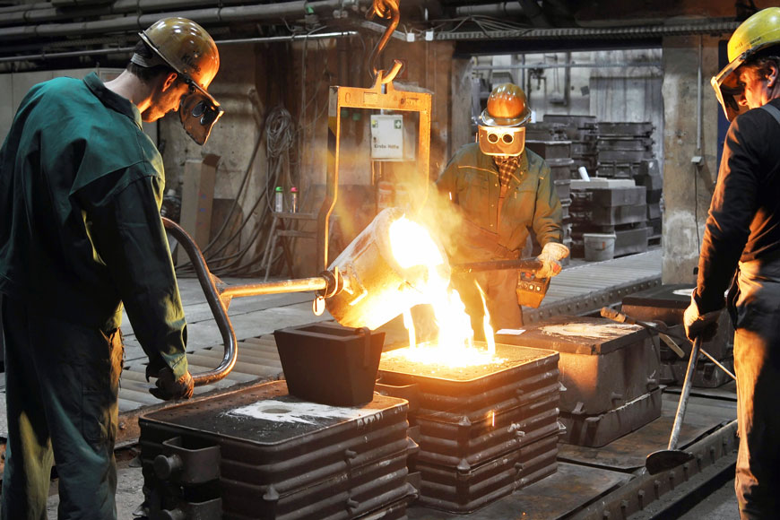 Steel castings in a foundry