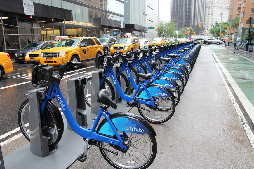 New York bicycle sharing station promotes American cycling culture
